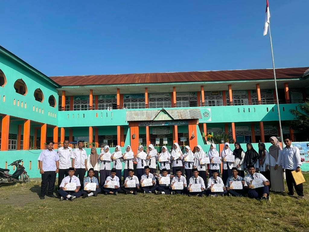 Foto bersama siswa berprestasi